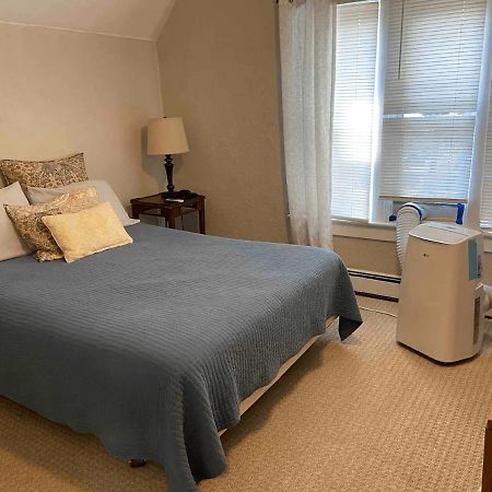 Cozy 3 & 4 Bed Home 2 Blocks To Hospitals & Lambeau Green Bay Buitenkant foto