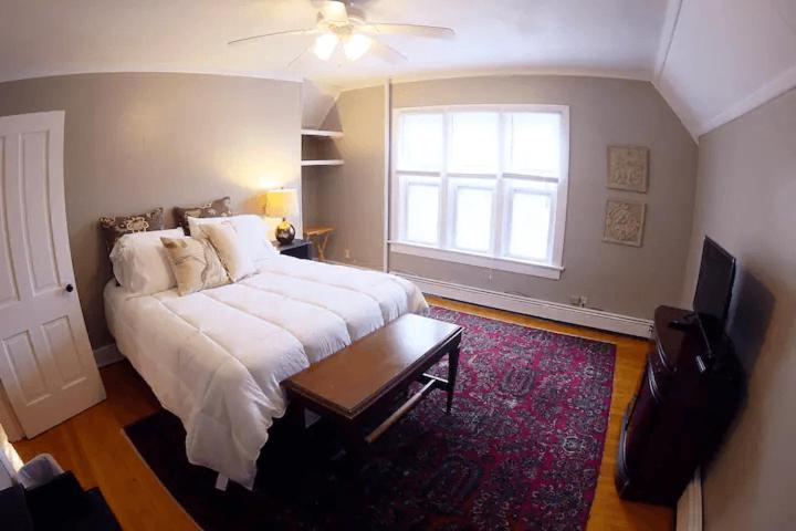 Cozy 3 & 4 Bed Home 2 Blocks To Hospitals & Lambeau Green Bay Buitenkant foto