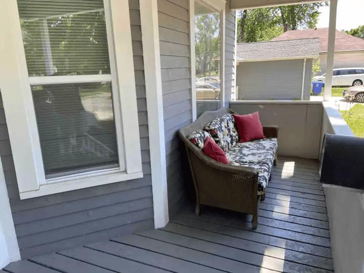 Cozy 3 & 4 Bed Home 2 Blocks To Hospitals & Lambeau Green Bay Buitenkant foto