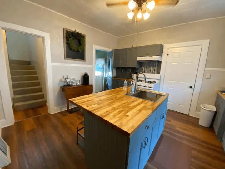 Cozy 3 & 4 Bed Home 2 Blocks To Hospitals & Lambeau Green Bay Buitenkant foto