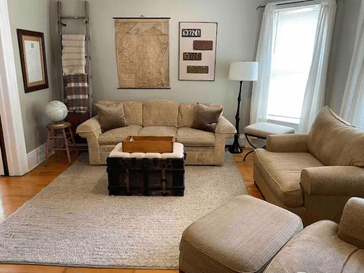 Cozy 3 & 4 Bed Home 2 Blocks To Hospitals & Lambeau Green Bay Buitenkant foto