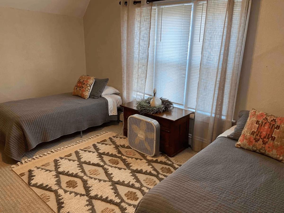 Cozy 3 & 4 Bed Home 2 Blocks To Hospitals & Lambeau Green Bay Buitenkant foto