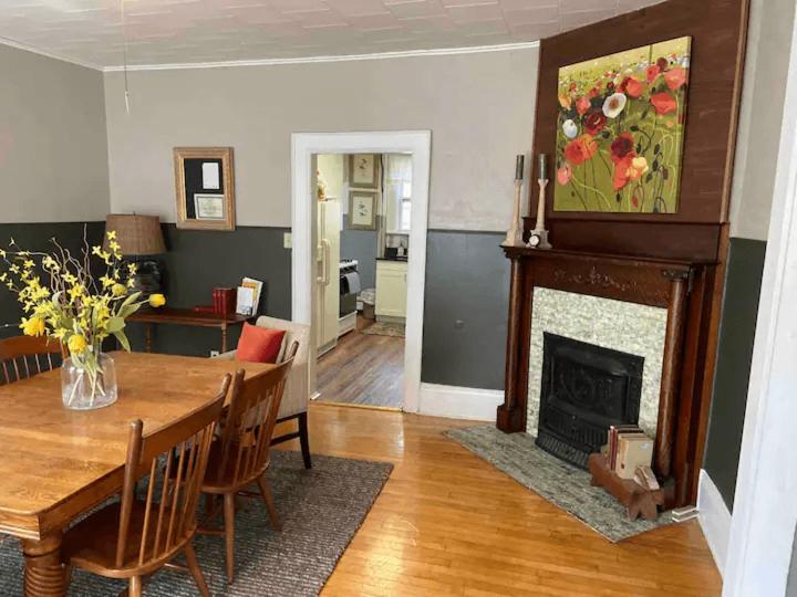 Cozy 3 & 4 Bed Home 2 Blocks To Hospitals & Lambeau Green Bay Buitenkant foto