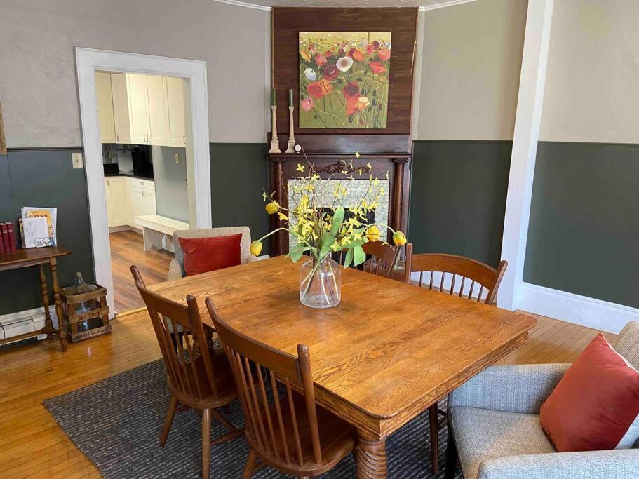 Cozy 3 & 4 Bed Home 2 Blocks To Hospitals & Lambeau Green Bay Buitenkant foto